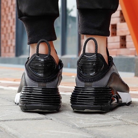 NWOB‼️- NIKE AIR MAX 2090 Running Sneakers (Black/Grey/White) -M 8.5 / W 9.5 - Picture 13 of 15